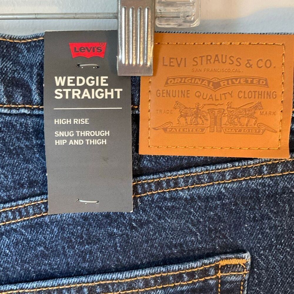 Levi’s Wedgie Straight High Rise 5 Pocket Button Fly, 22W. Plus Size - Picture 10 of 14